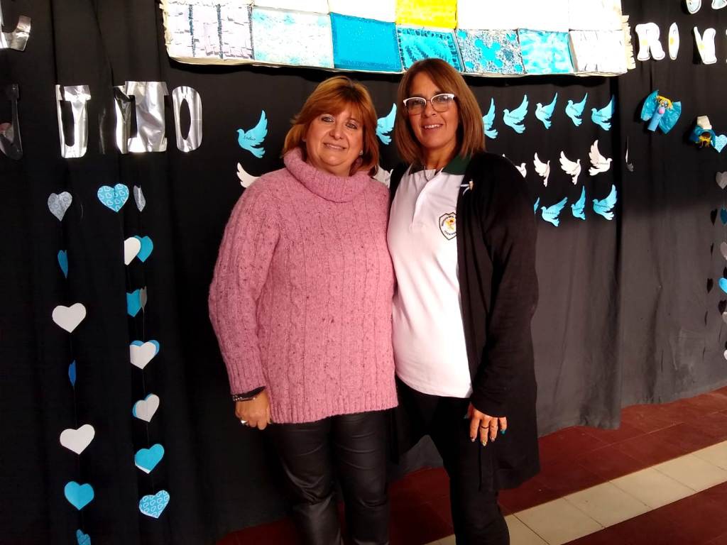 Directora Adriana Massa y Docente Sabrina González Moreira.