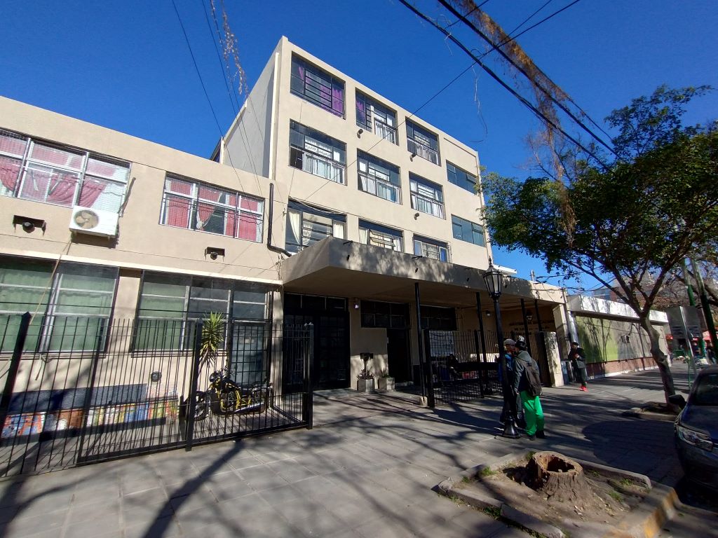 Fachada del Colegio AUPI. Olazabal 870.
