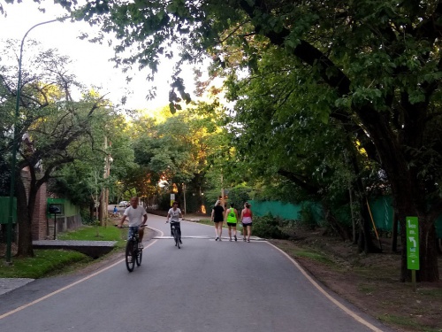 Deportes y aire libre en el barrio m&aacute;s lindo de Zona Oeste: Conoc&eacute; el Circuito aer&oacute;bico de Parque Leloir