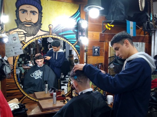 Stylos: Conoc&eacute; c&oacute;mo ense&ntilde;a la escuela de barberos de Ituzaing&oacute;
