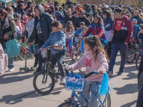 Florecer&aacute;n Pa&ntilde;uelos: Ituzaing&oacute; vuelve a recorrer sus barrios en bicicleta