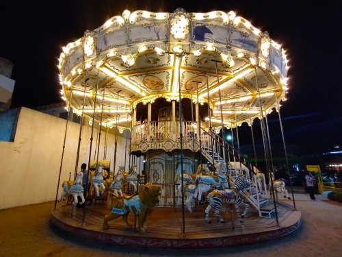 En Villa Gesell hay una &ldquo;copia&rdquo; del carrousel de la plaza 20 de Febrero