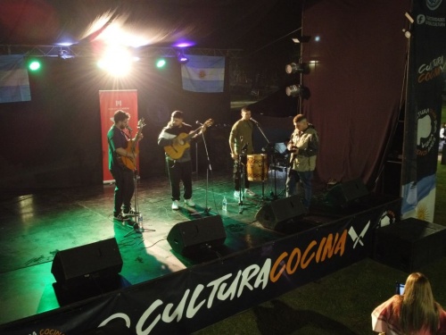 Cultura Cocina llega a Marcos Paz con tres d&iacute;as de gastronom&iacute;a y shows en vivo