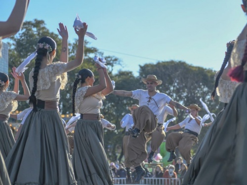 Fiesta en la plaza: Mir&aacute; c&oacute;mo celebr&oacute; Ituzaing&oacute; el 9 de Julio