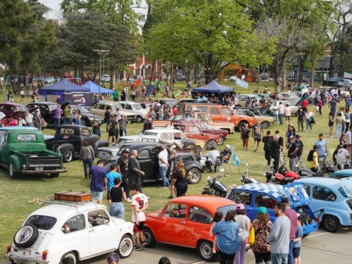 ExpoAutos: una tarde de cl&aacute;sicos, motores y sonrisas en La Torcaza