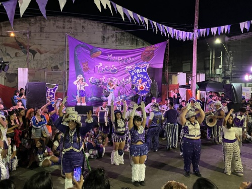 Carnaval en Ituzaing&oacute;: el Boulevard Fleming vivi&oacute; un fiest&oacute;n con murgas, feria y familias