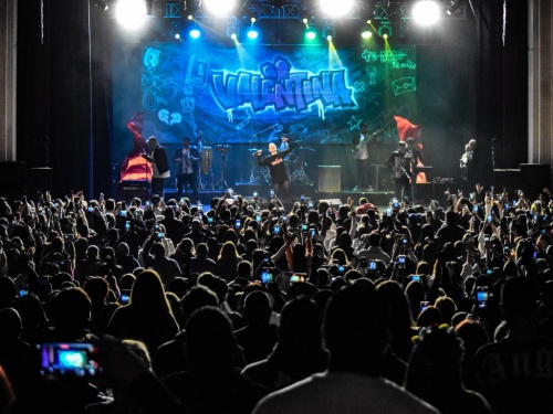 Valentina M&aacute;rquez hizo bailar al Teatro Gran Ituzaing&oacute;