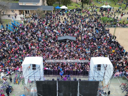 Diego Topa hizo cantar y bailar a más de 10 mil personas en Ituzaingó