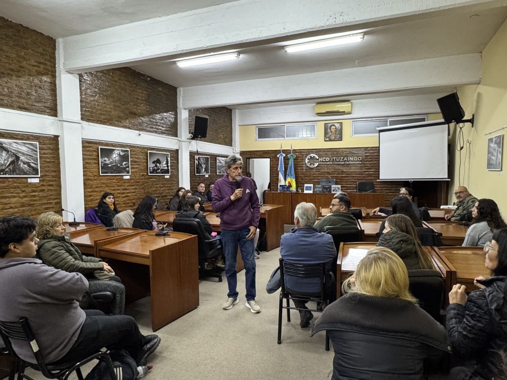 Rub&eacute;n Digilio llev&oacute; su mirada sobre el fotoperiodismo al HCD de Ituzaing&oacute;