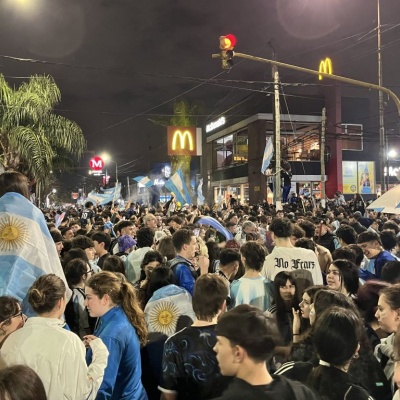 &iexcl;Argentina a la final! As&iacute; festejaron Castelar e Ituzaing&oacute; en Santa Rosa