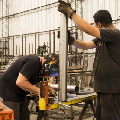 Descubr&iacute; la historia desconocida de los arcos del Club GEI y d&oacute;nde fueron fabricados