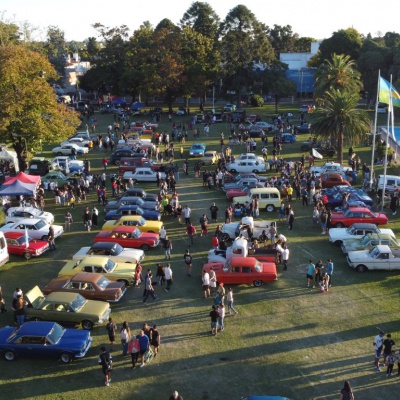 El evento soidario de Nobles Corazones reunió 500 autos clásicos en La Torcaza