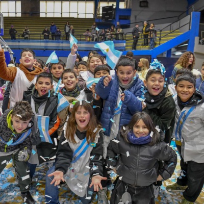 ¡Sí, prometo! Más de 850 estudiantes juraron lealtad a la bandera en el Club GEI