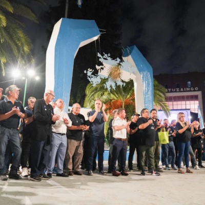 Ituzaing&oacute; record&oacute; a los h&eacute;roes de Malvinas con una vigilia en la Plaza San Mart&iacute;n