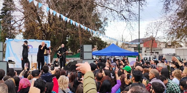 Bersuit Vergarabat cerró el festival solidario “La Patria que Soñamos” en Villa Udaondo