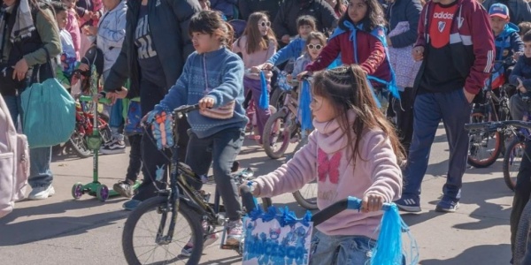 Florecer&aacute;n Pa&ntilde;uelos: Ituzaing&oacute; vuelve a recorrer sus barrios en bicicleta