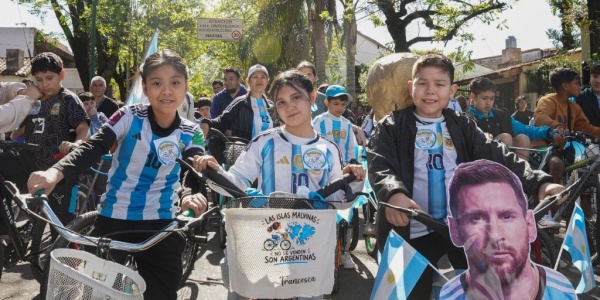 La Bicicleteada por la Memoria cerr&oacute; su recorrido anual en la Plaza del Sol