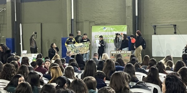 Compromiso Ambiental: los estudiantes de Ituzaing&oacute; prometieron cuidar la naturaleza