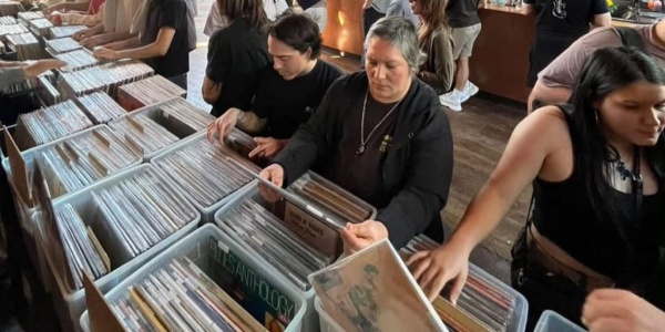 Fin de semana en Ituzaingó: teatro, música, Halloween, folklore y feria de vinilos