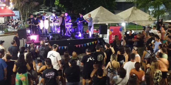La Feria Lupita llenó de música el Boulevard Fleming
