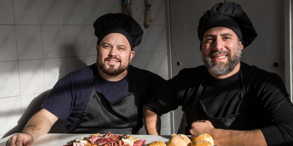 Flor de Picada: amistad, quesos, fiambres premium y otros trucos