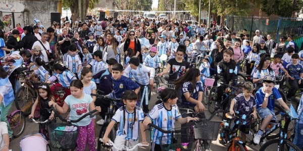 M&aacute;s de 1.500 vecinos participaron de la primera bicicleteada por la Memoria 