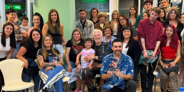 Rub&eacute;n D&iacute;az present&oacute; su libro El Tercer Pensamiento en el Centro Cultural Ituzaing&oacute;